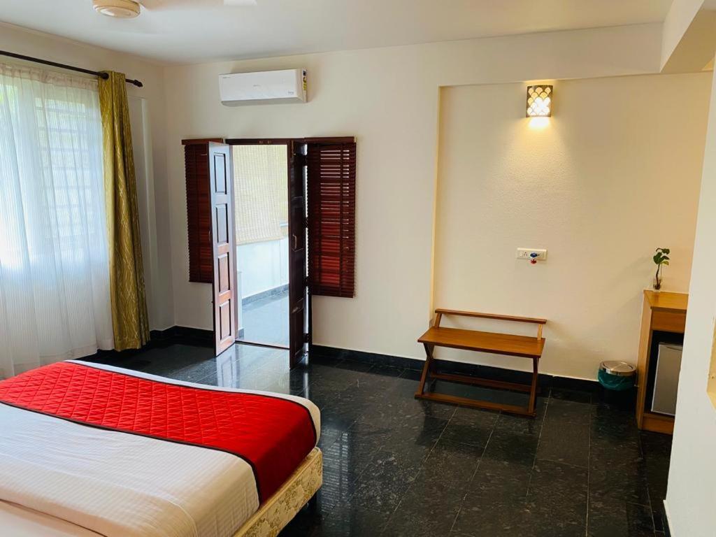 Peppervine Hotel Thekkady Exteriör bild