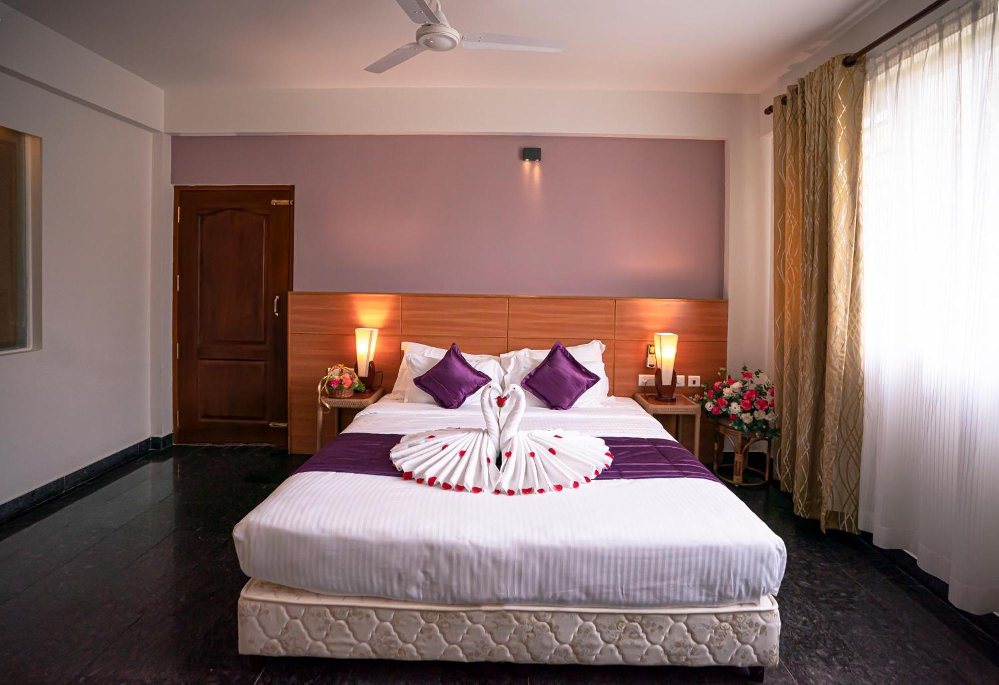 Peppervine Hotel Thekkady Rum bild