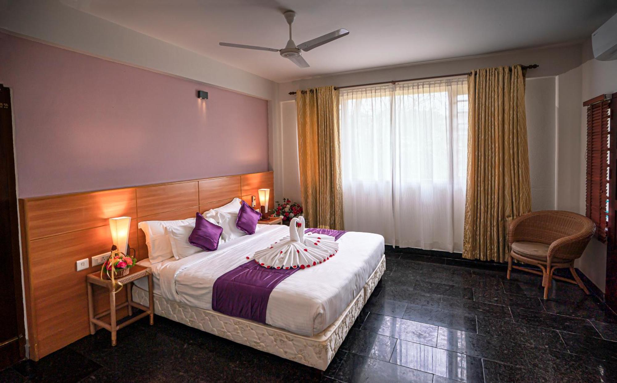 Peppervine Hotel Thekkady Rum bild